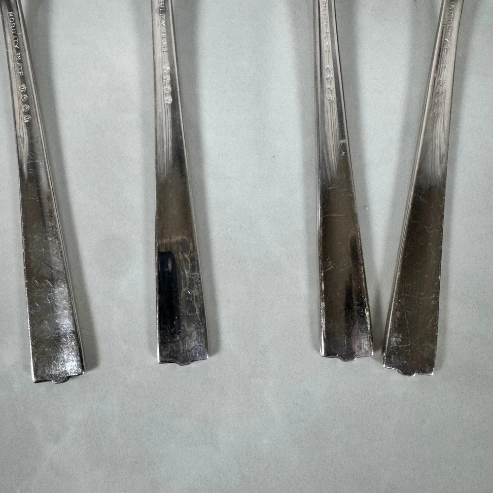 Set of 4 Oneida Nobility Plate Silver‎ Plated Round Soup Spoons Caprice Lot 1